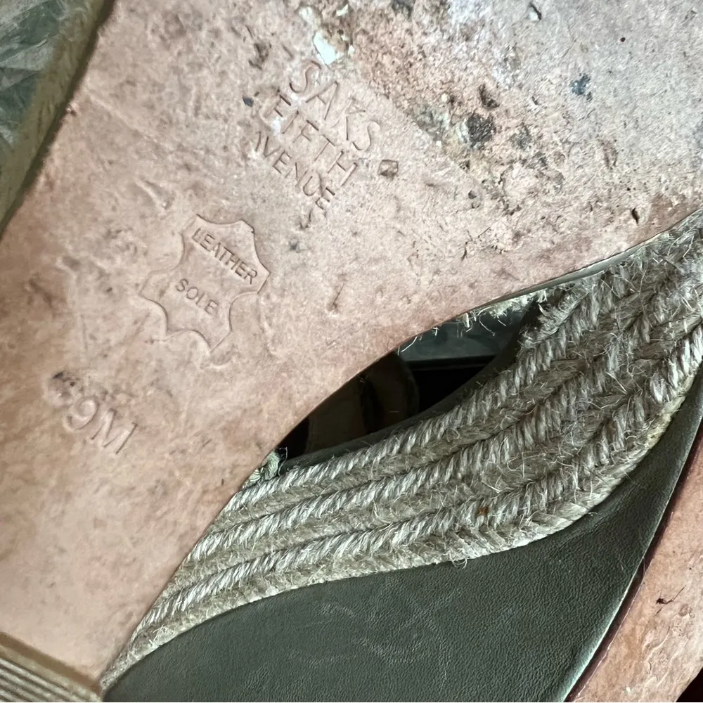 Saks Fifth Avenue Green Braided Strap Peep Toe Wedge Sandals size 9 - Image 7