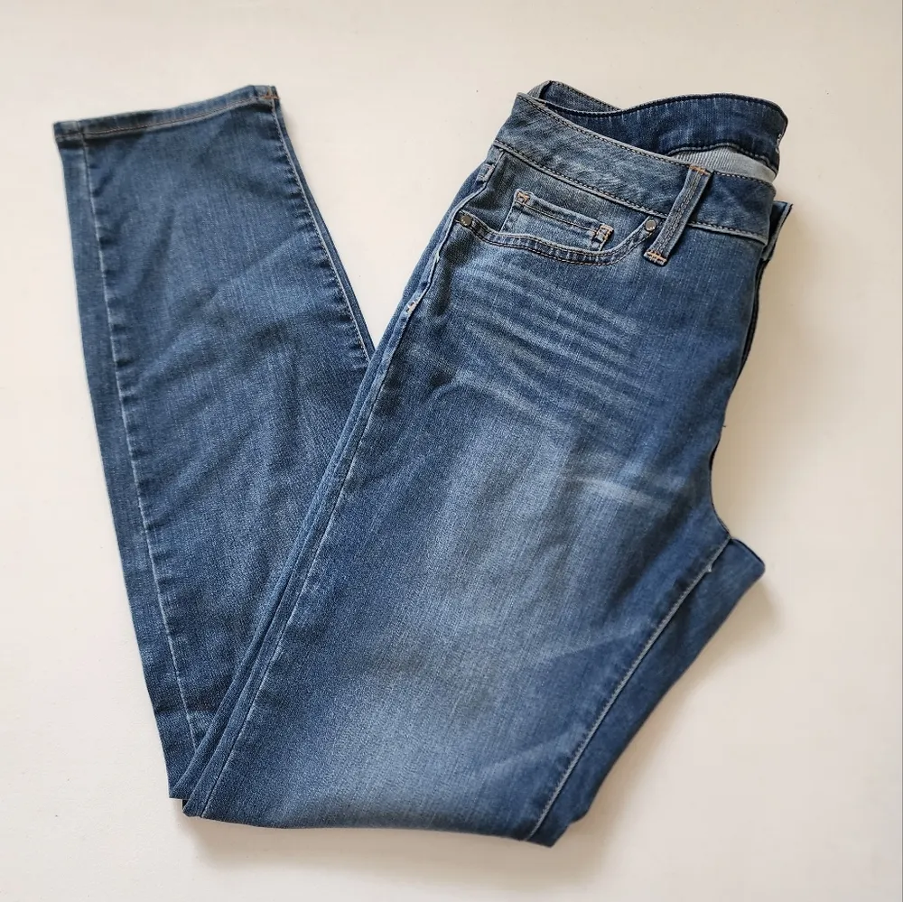 a.n.a Medium Lakeside Midrise Skinny Jeans Size 10 - Image 4