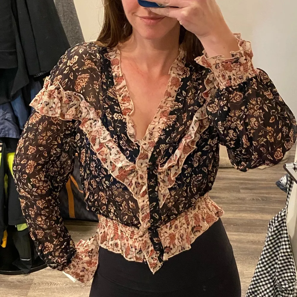 H&M boho cottagecore ruffle smocked long sleeve floral blouse top navy pink - Image 5