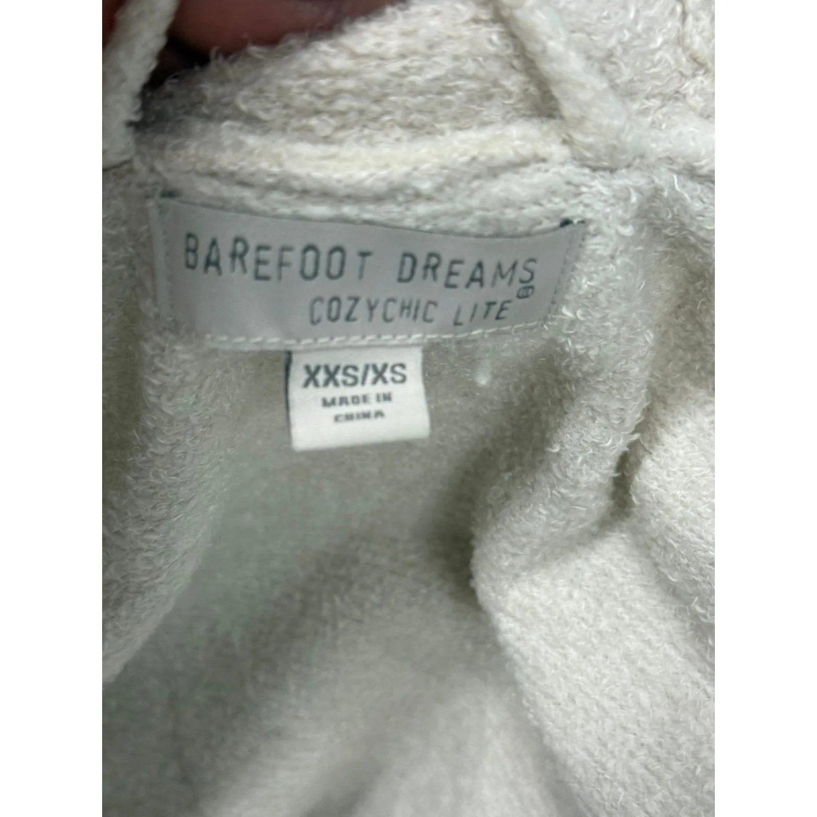 Barefoot dreams Cozy chic women’s fuzzy long robe - Image 6