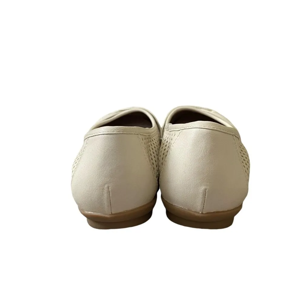 Cliff's by  women's size 6 1/2M cream slip on round toe flats shoe - Image 8