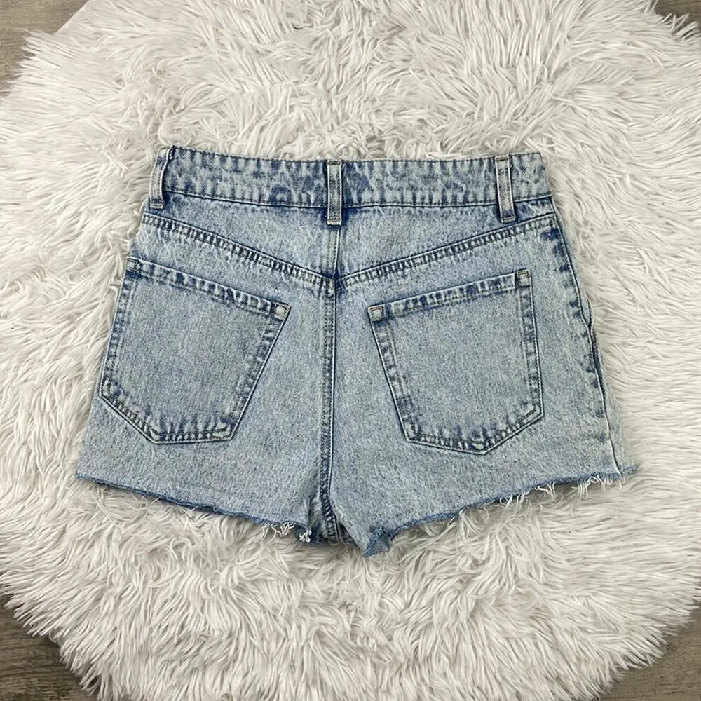 AEROPOSTALE High Rise, pleated Mom Short. Size 2 - Image 9