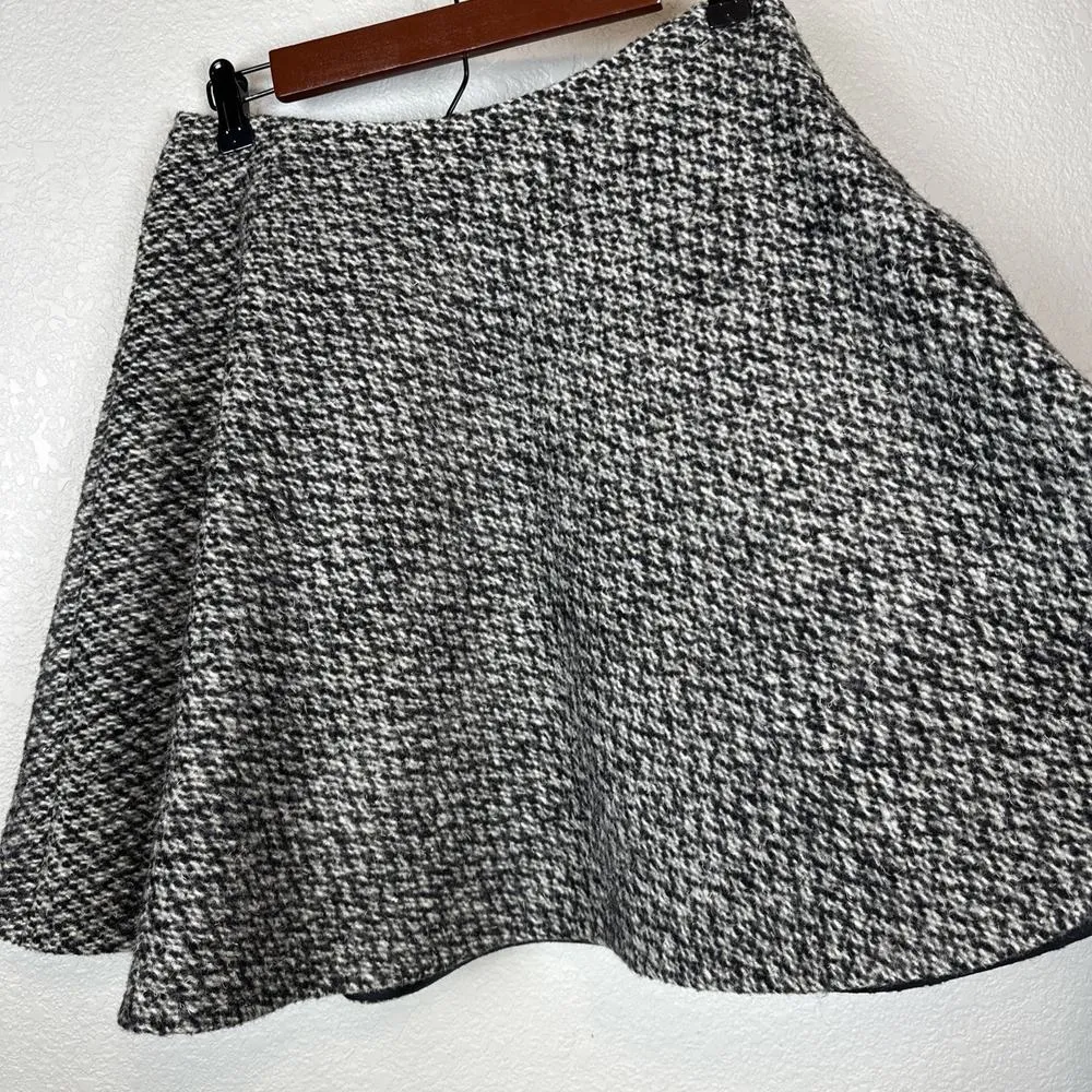 Prada Womens Flare A-Line Gray Wool Tweed Skirt Size US 6/ IT 42 Classic Preppy - Image 2