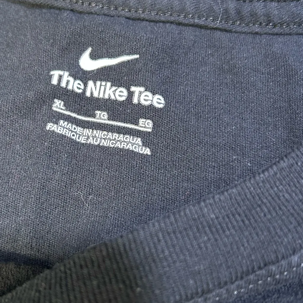 Nike Women’s Army Black Knights Gold Crest Emblem T-Shirt - Image 5