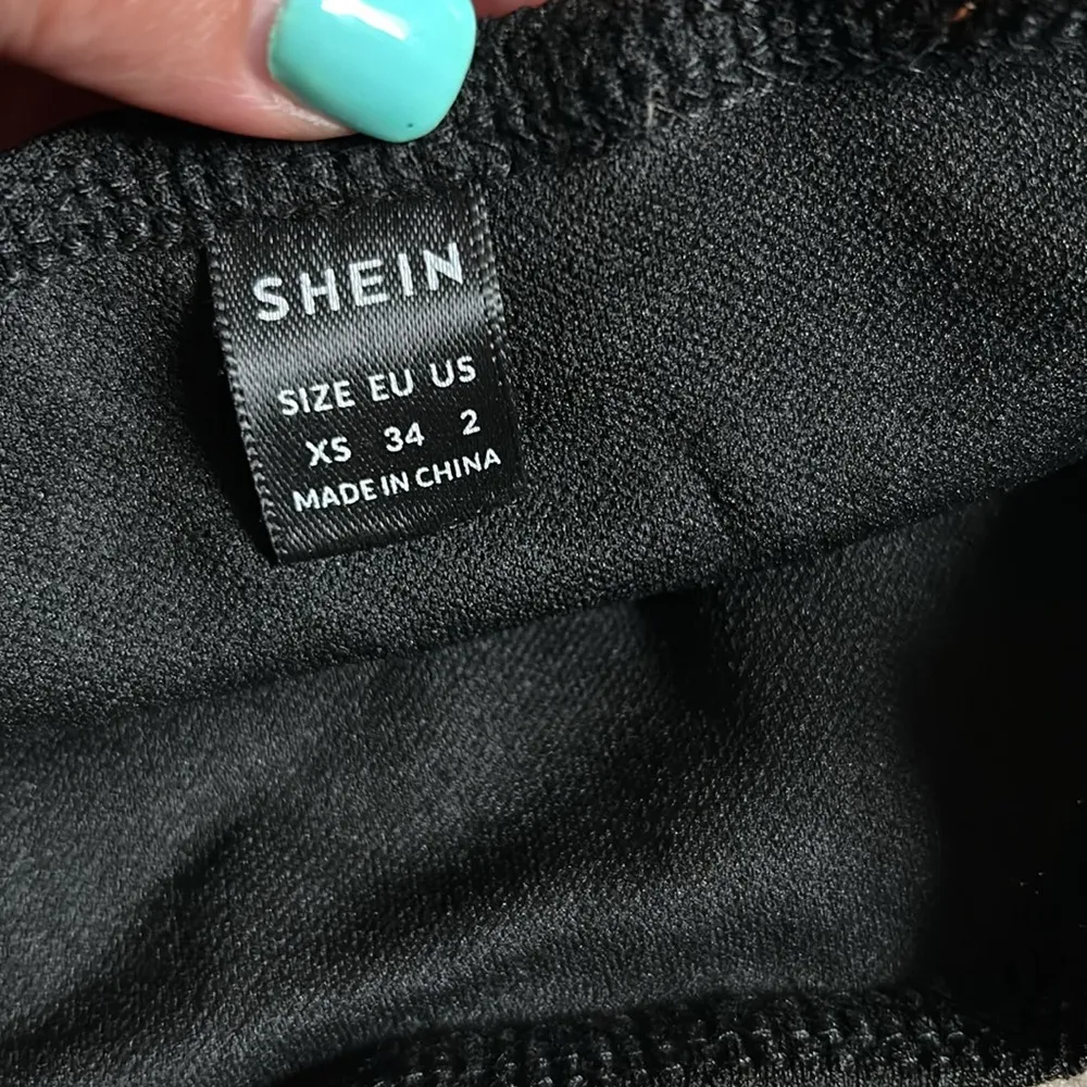 SHEIN black mini skirt - Image 4