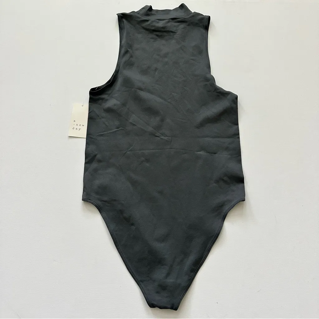 a New Day Women's Gray Seamless Bodysuit Size M - Image 12