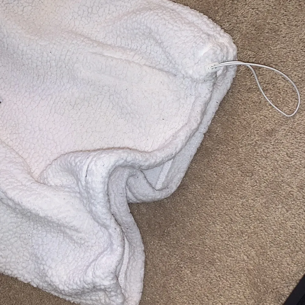 Old Navy White Sherpa Jacket - Image 3