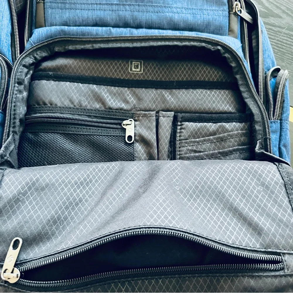 Samsonite Travel Laptop Backpack Branded for Disney Blue EUC - Image 9