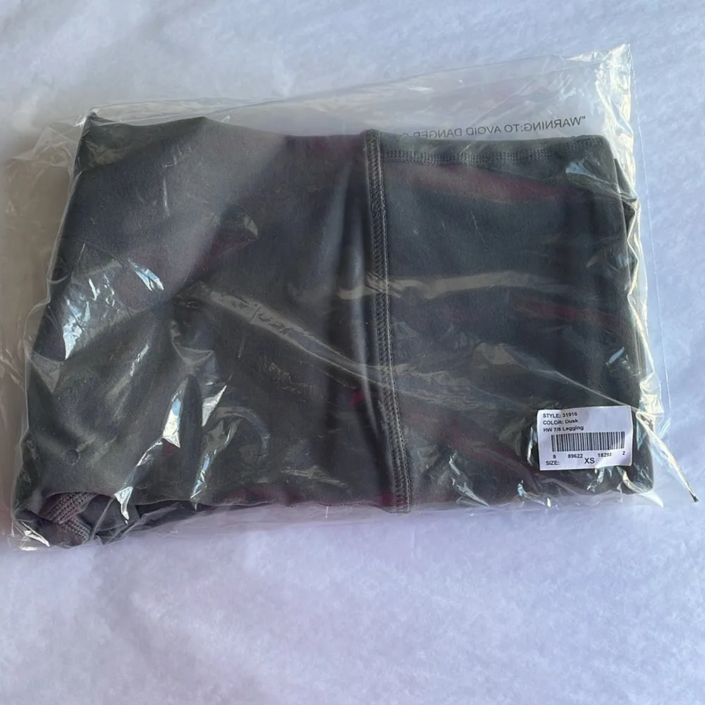 Vimmia Gray High-Rise Leggings for Active Comfort - Image 3