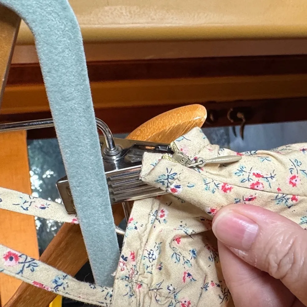 Esprit Vintage  Cream Floral Camisole Size Small - Image 6