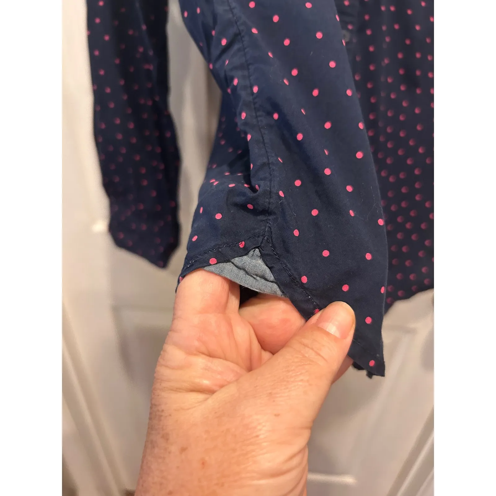 Gap Womens Long Sleeve Button Down Shirt Boyfriend Fit Navy Pink Polka Dot Large - Image 5