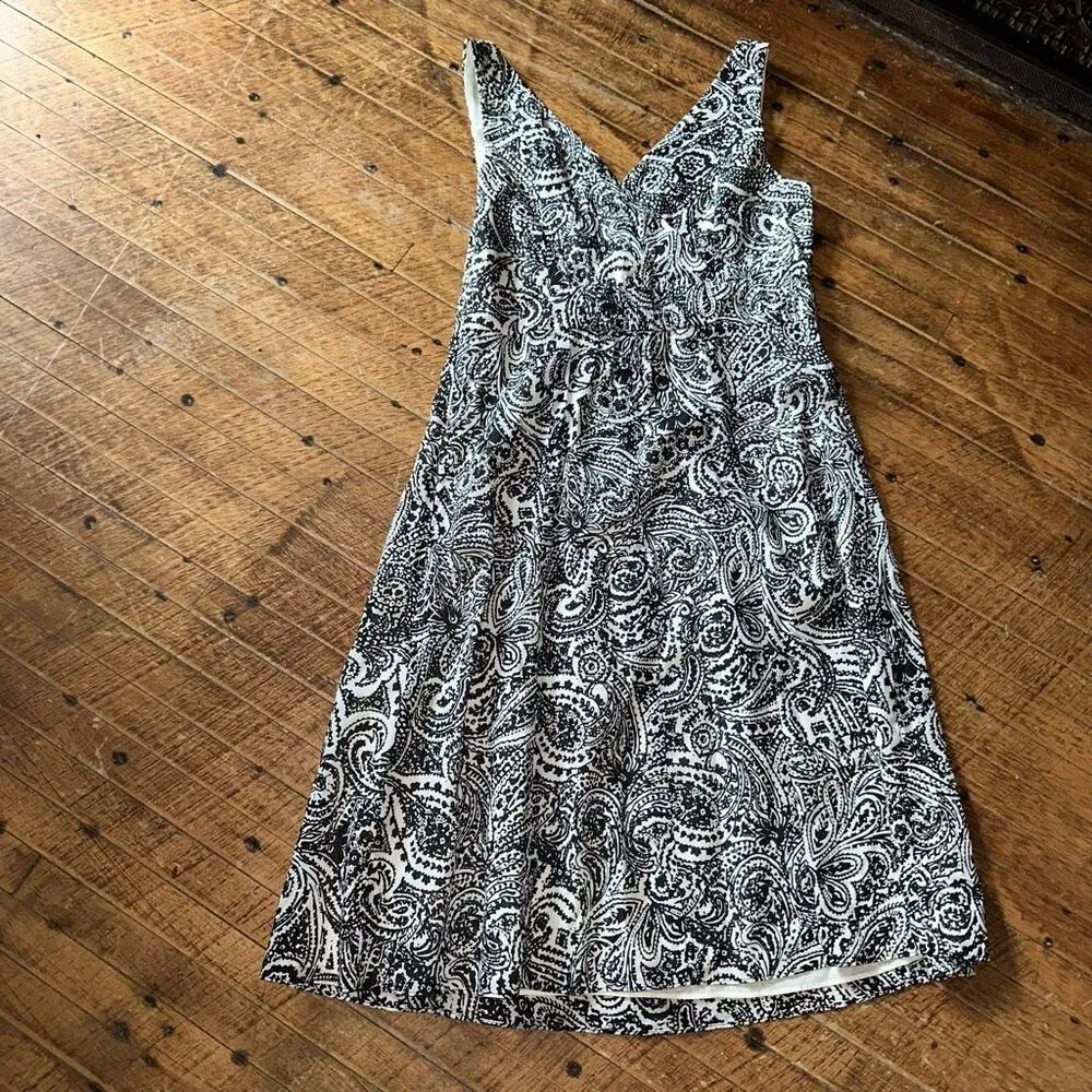 Lands’ End black & white v-neck 4 lightweight dress - Image 3