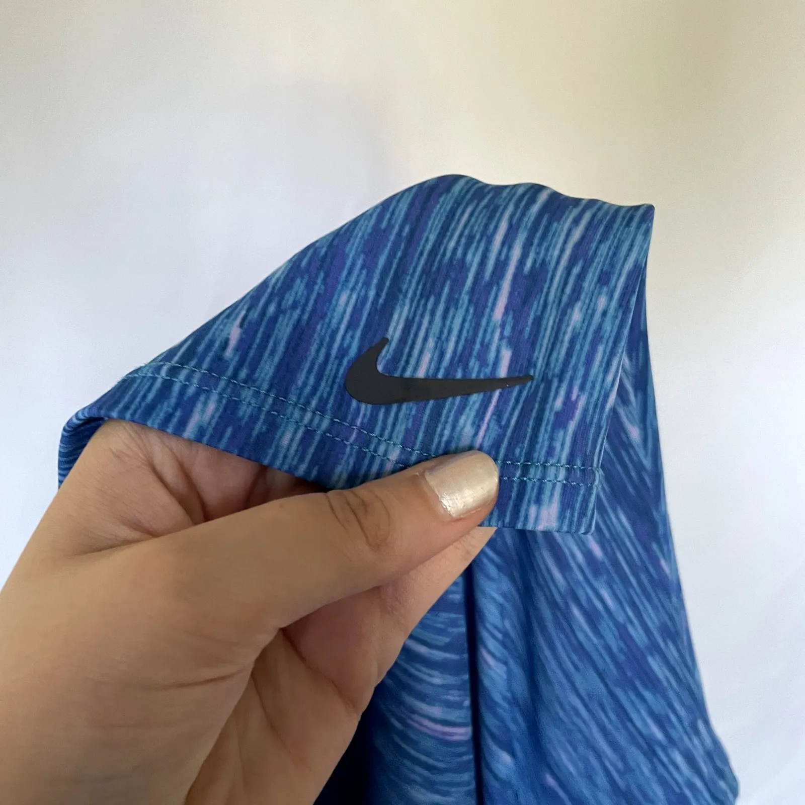 Nike blue racerback workout athleisure tank top padded cups women's size small - Image 5