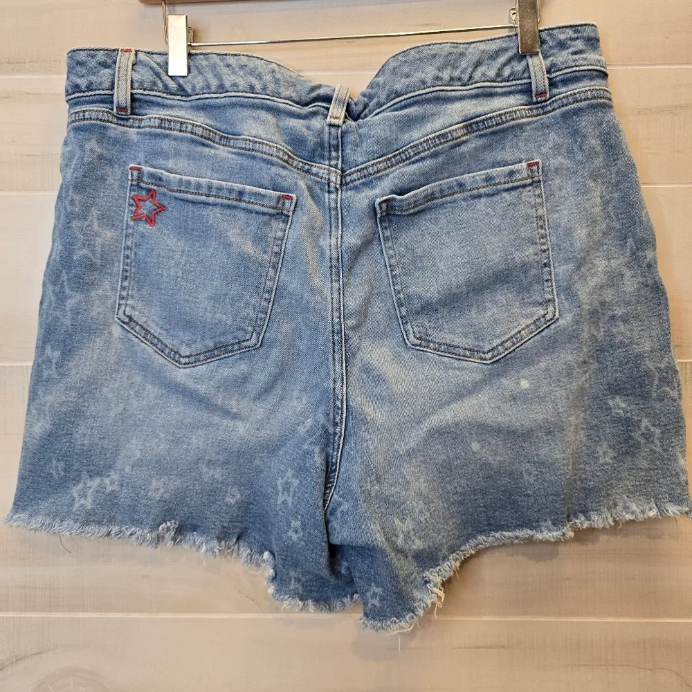 {16} Lane Bryant Fading Star Design Denim Jean Shorts Stretchy Material - Image 7