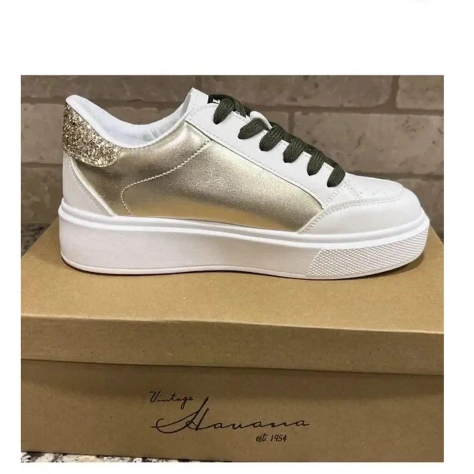 NEW Vintage Havana Lexa Olive Star Casual Womens Sneakers White/Gold/Green 8.5 - Image 2