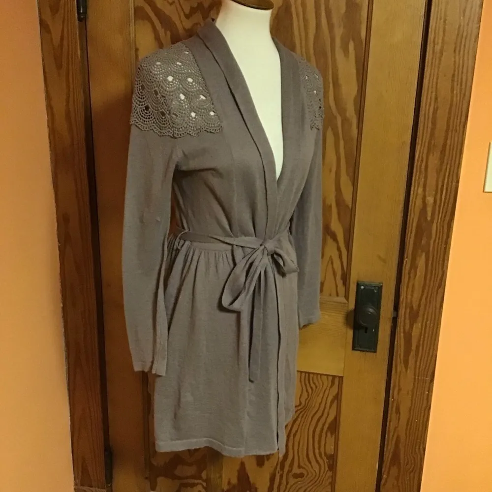 Mocha boho lace fitted belted cardi - Image 4