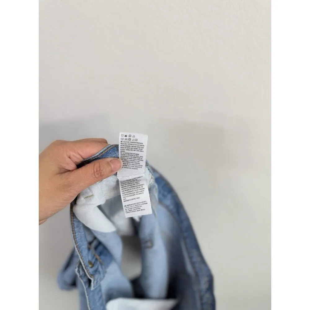 American Eagle Women’s Pleated Front Moms Shorts Light Blue‎ Wash Denim Size 20 - Image 9