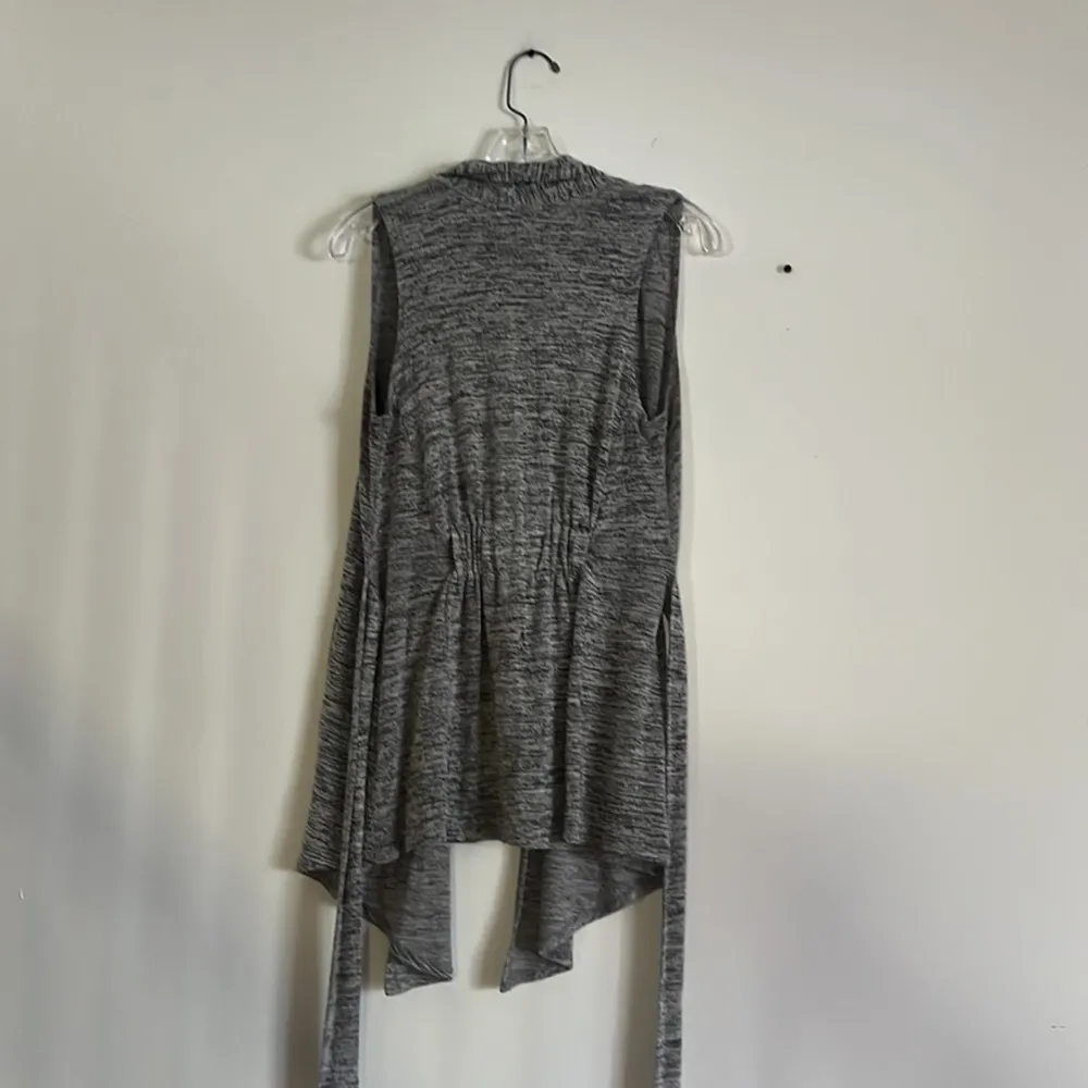 Twenty One stretchy vest with pointed hem - Image 3