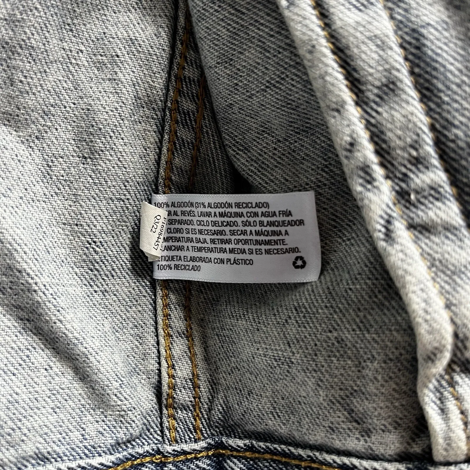 Women's Light Blue Denim Jean Jacket Sz S Button Front Pockets Casual Crooped - Image 6