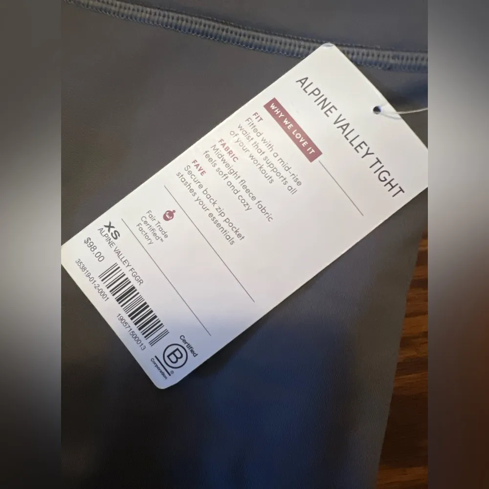 Womens Athleta alpine valley tight grey leggings - Image 2