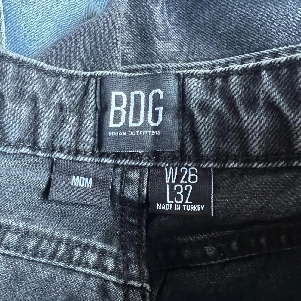 Urban Outfitters BDG Mom Jeans Washed Black Size 26 - Image 8