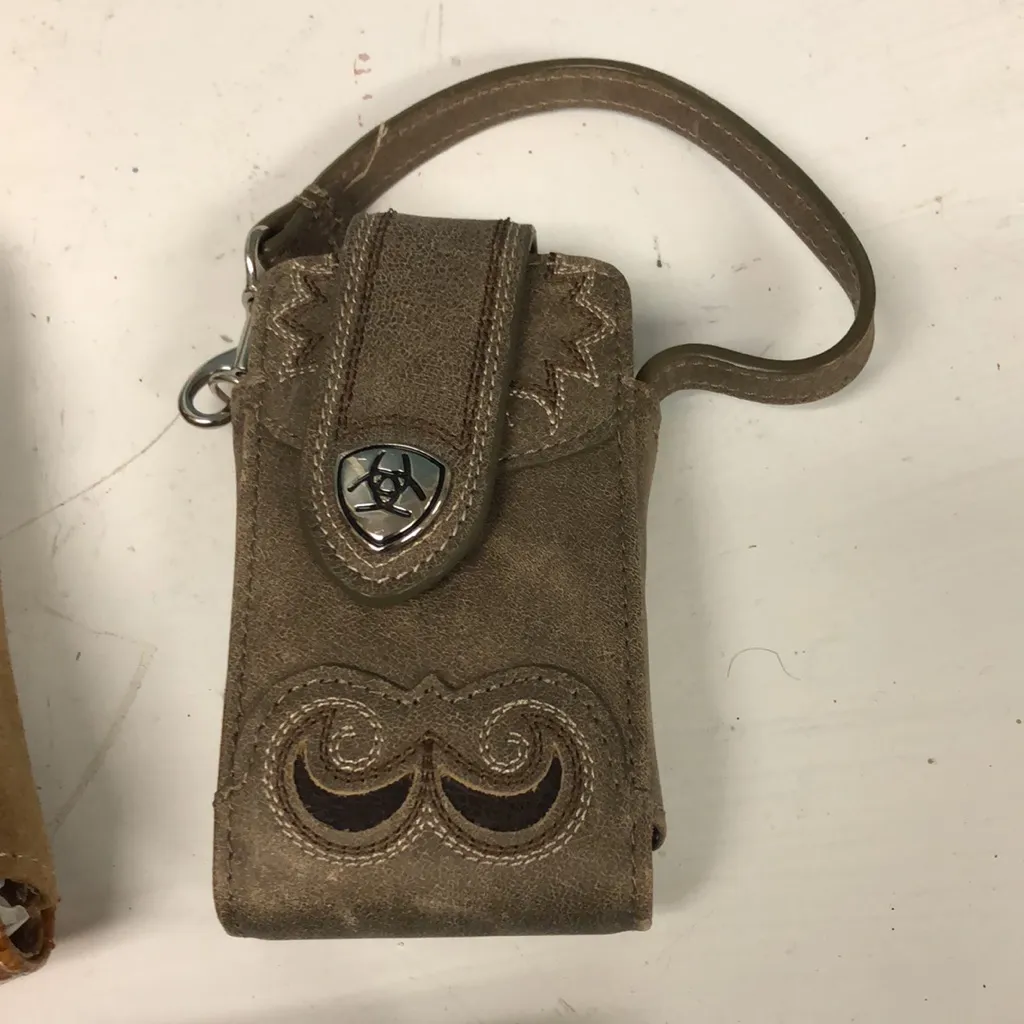 Lot of 3 Ariat and Nicole Miller small cell phone wallets one‎ size 5” x 3.5” - Image 3