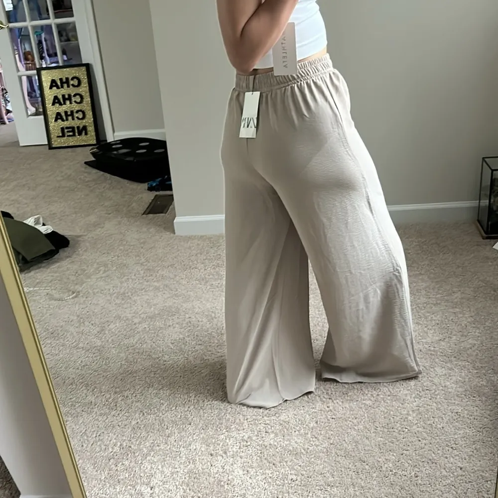 Zara light weight wide leg pants. XS-S - Image 10