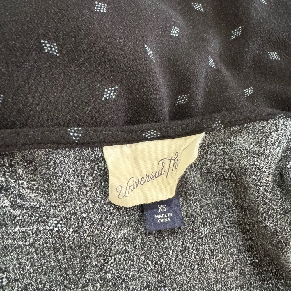 Sleeveless Black Wrap Dress - Image 7