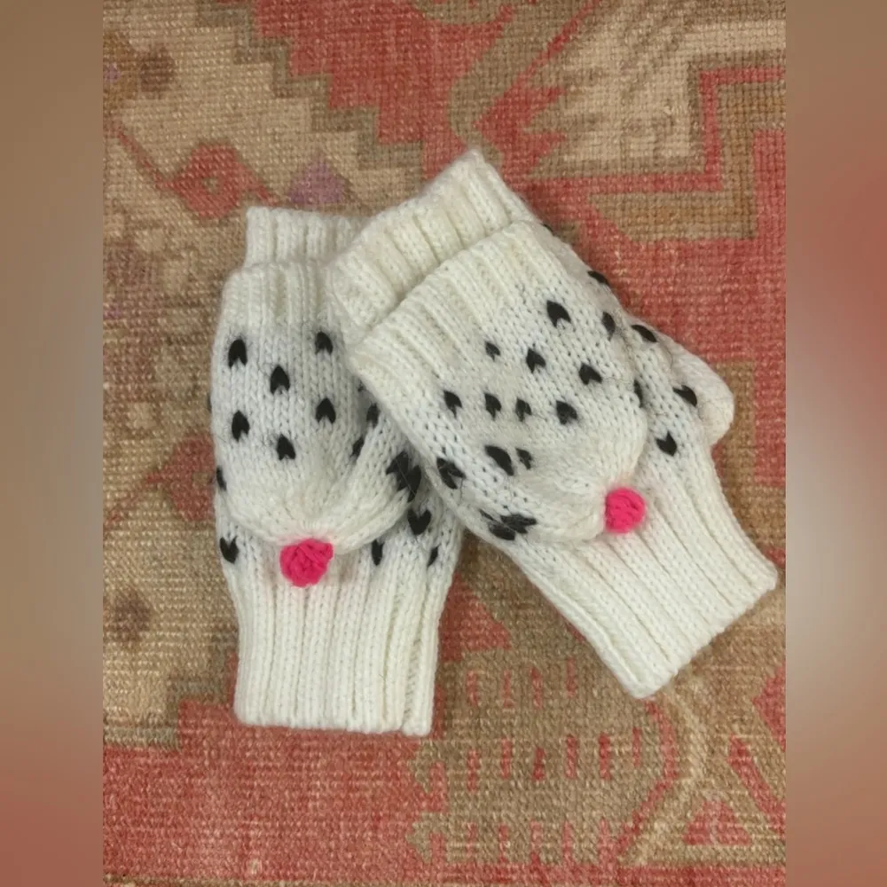 Urban Outfitters Mittens - Image 5