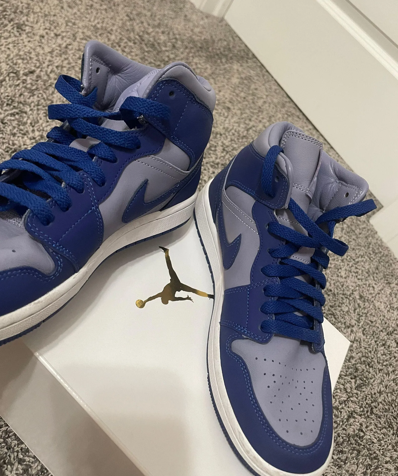 Air Jordans 1 Mid SE - Image 5