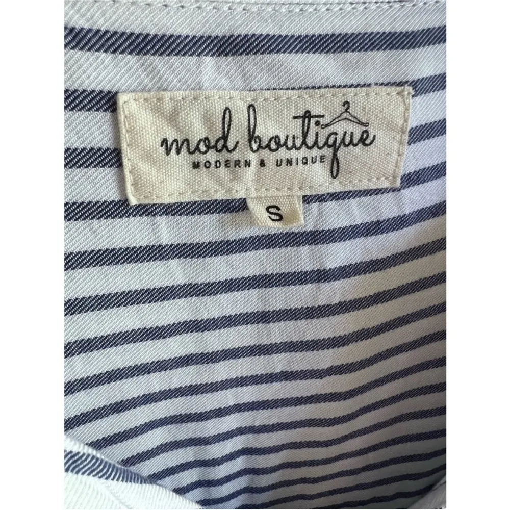 Mod Boutique Navy and White Striped Button Down Shirt size small - Image 9