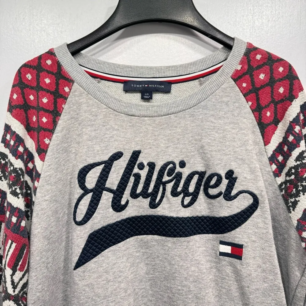 Tommy Hilfiger Gray Crewneck Sweatshirt Red Print Sleeves Navy Stitched Logo - Image 5
