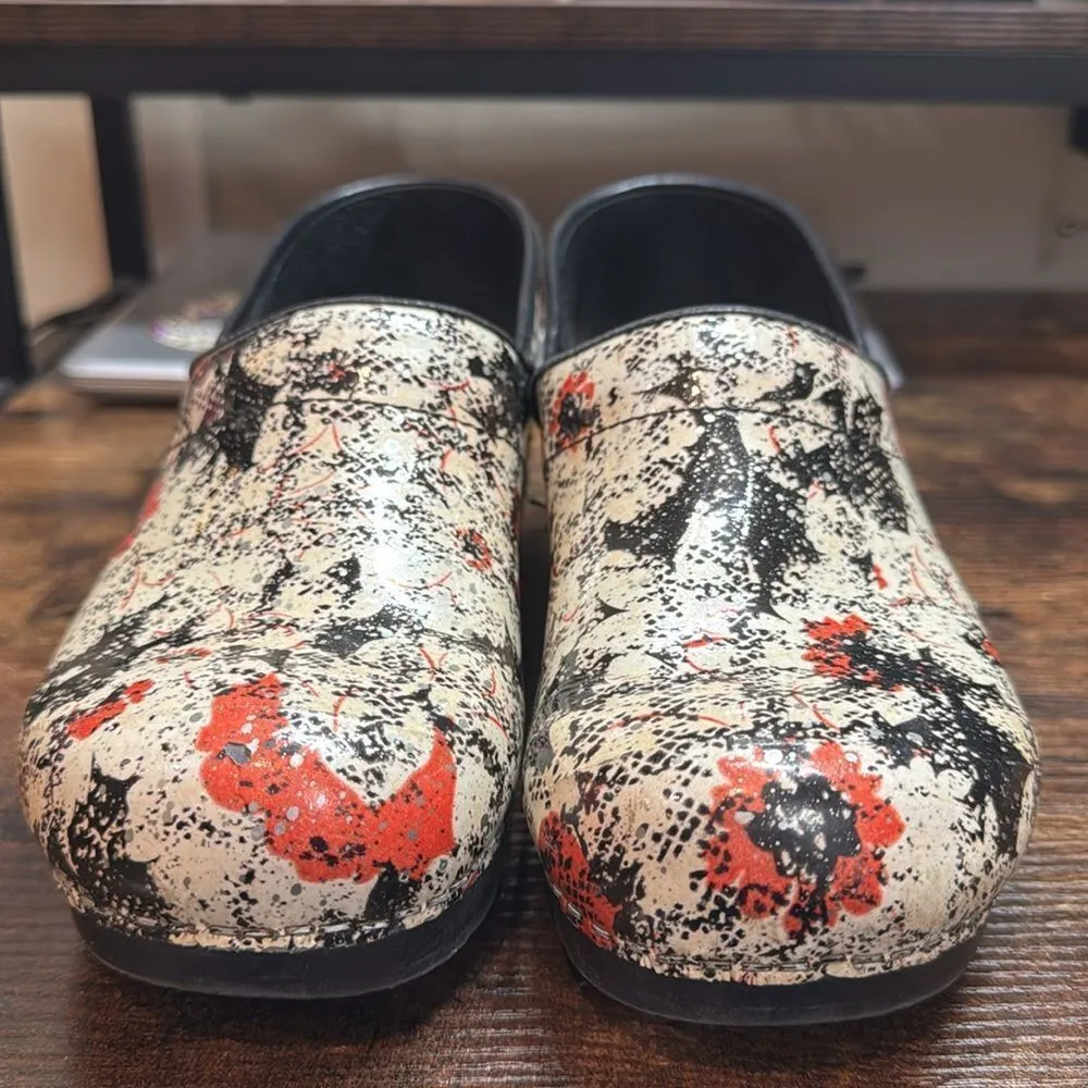 Sanita Women's Professional Sandra Work Shoe size 40/9US Red - Image 5