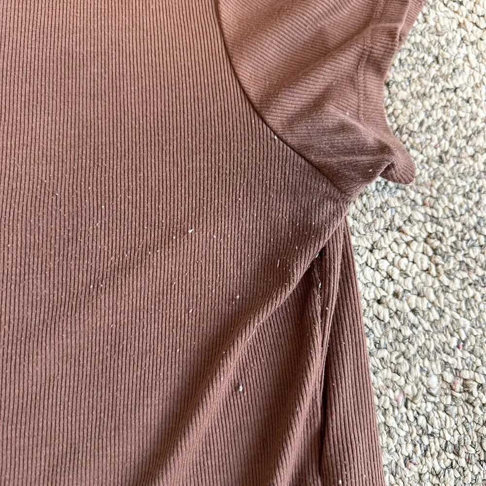 Women’s brown tshirt size large - Image 3