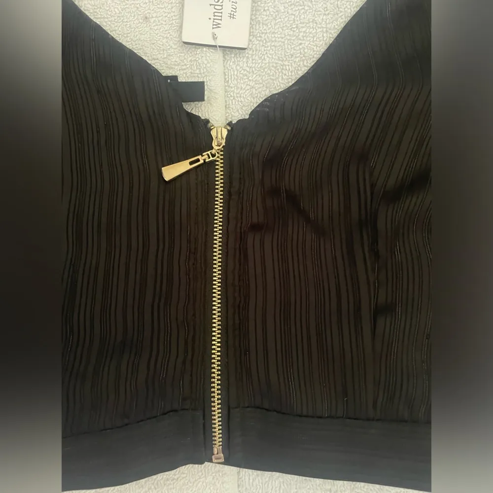 NWT  Sheer Cropped Crossover V-Neck Long Sleeve Top - Image 7