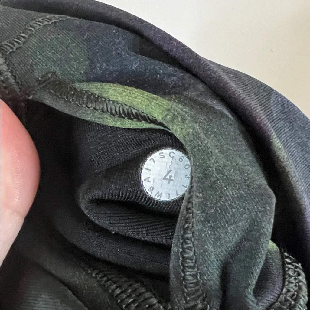 Lululemon Wunder Under Crop Legging Aura Dark Chrome Multi Size 4 - Image 2