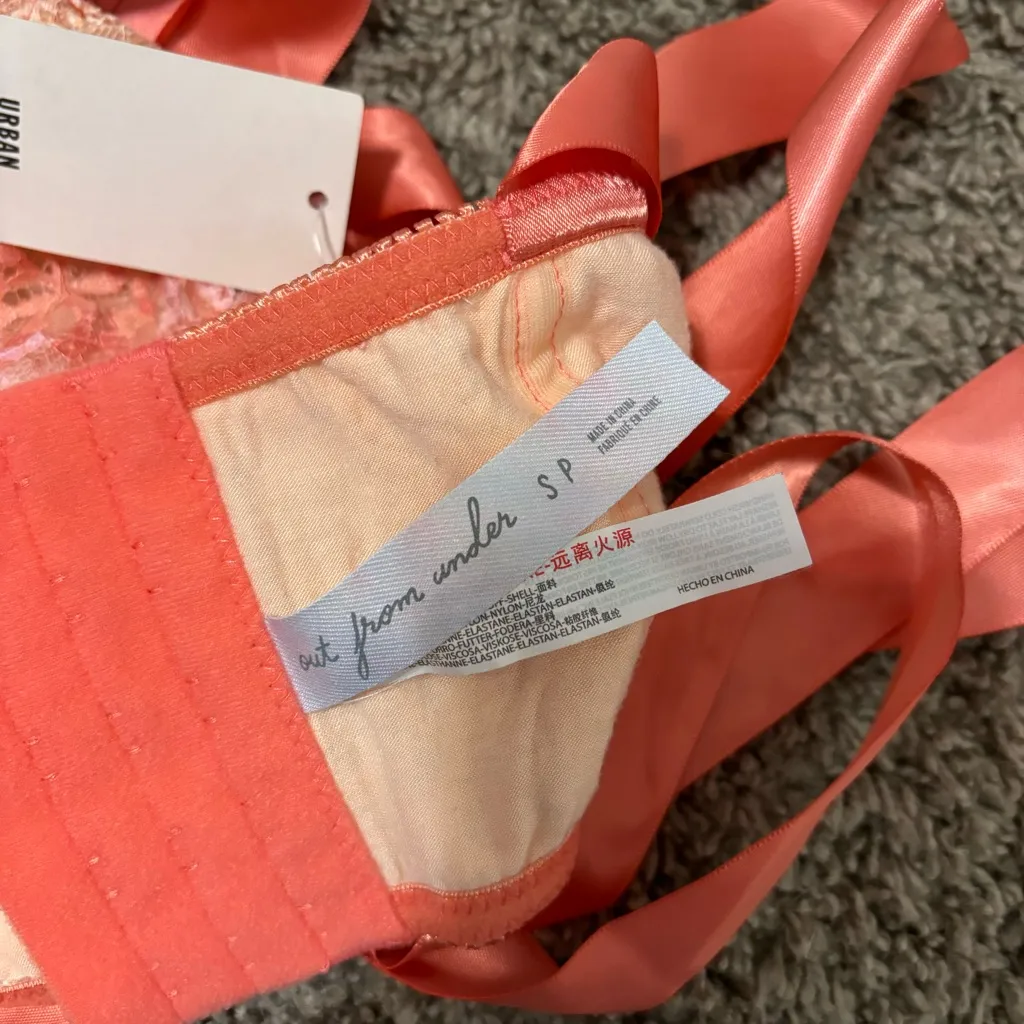 Out From Under Yvonne Lace Bow Cropped Corset NWT - Image 4