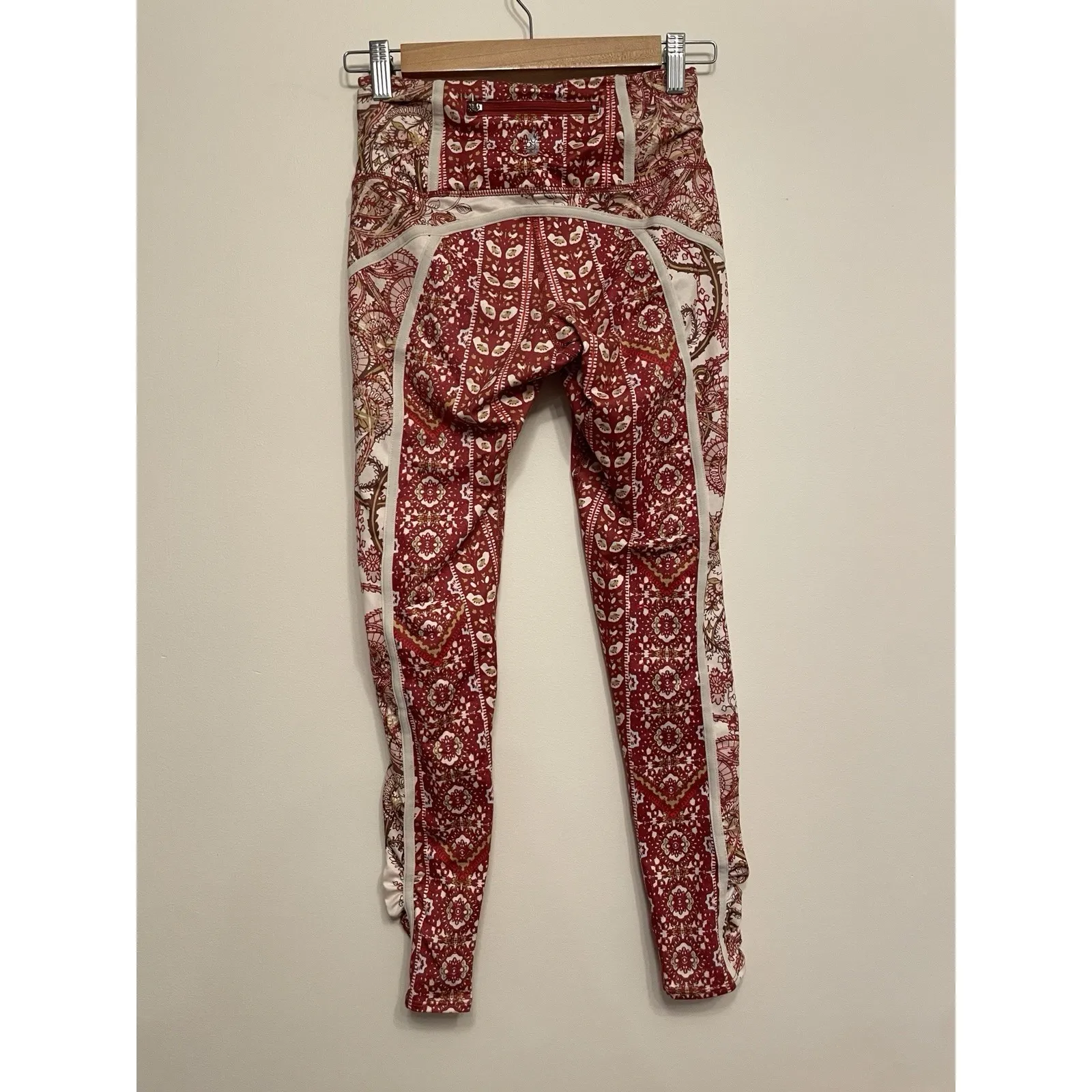Free People Movement Printed Leggings Women XS You're‎ A Peach Ruched Red Boho - Image 2