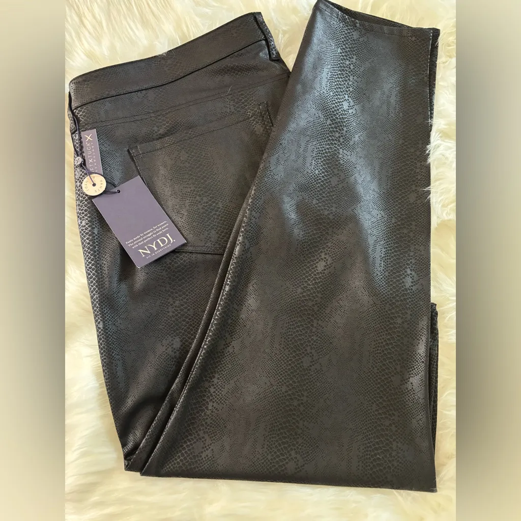 💯 NWT. NYDJ Ami Skinny jeans in Raceway Snake - Image 2