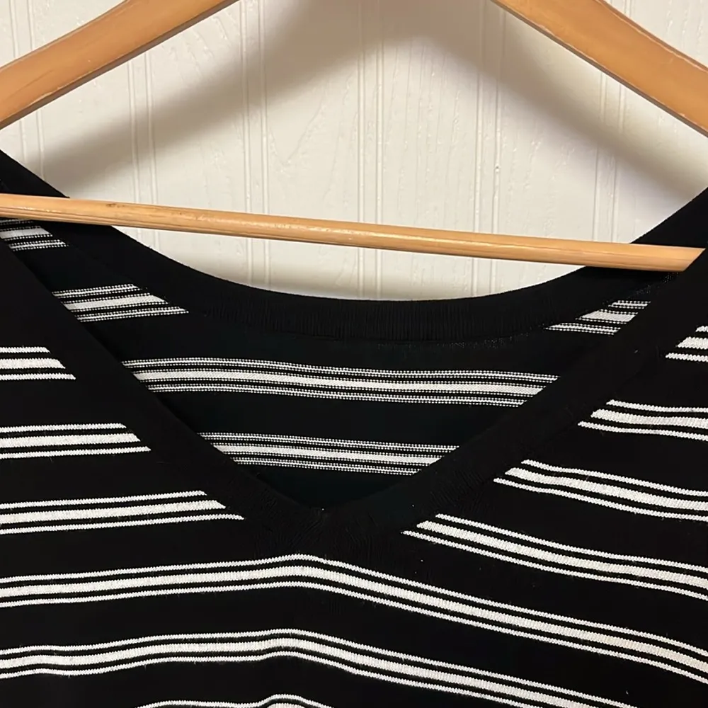 White House Black Market scoop neck V-back Striped flare arm Sweater - Image 7