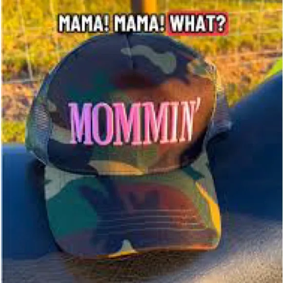 Camo “MOMMIN’” Trucker Hat (Pink Embroidery) SnapBack Cap Green - Image 3