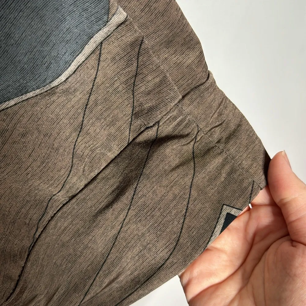 Lapis Ruched 3/4 sleeve Abstract Print V - Image 6