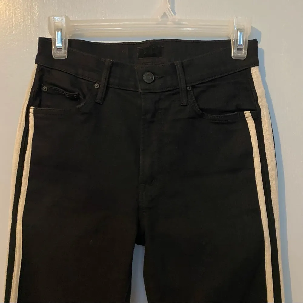 MOTHER Insider Crop Step Fray in Guilty Racer Jeans Size 26 Black - Image 4