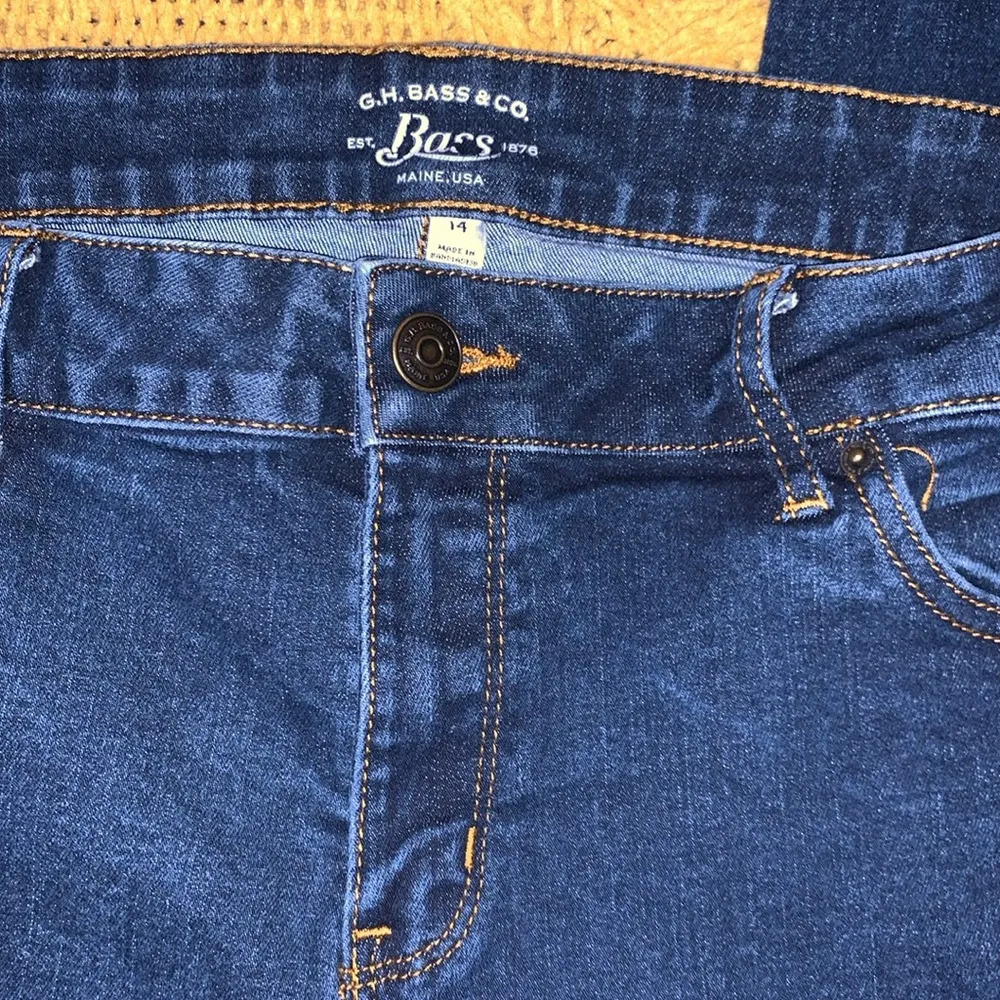 GH Bass & Co Size 14 Dark Wash Skinny Jeans - Image 3