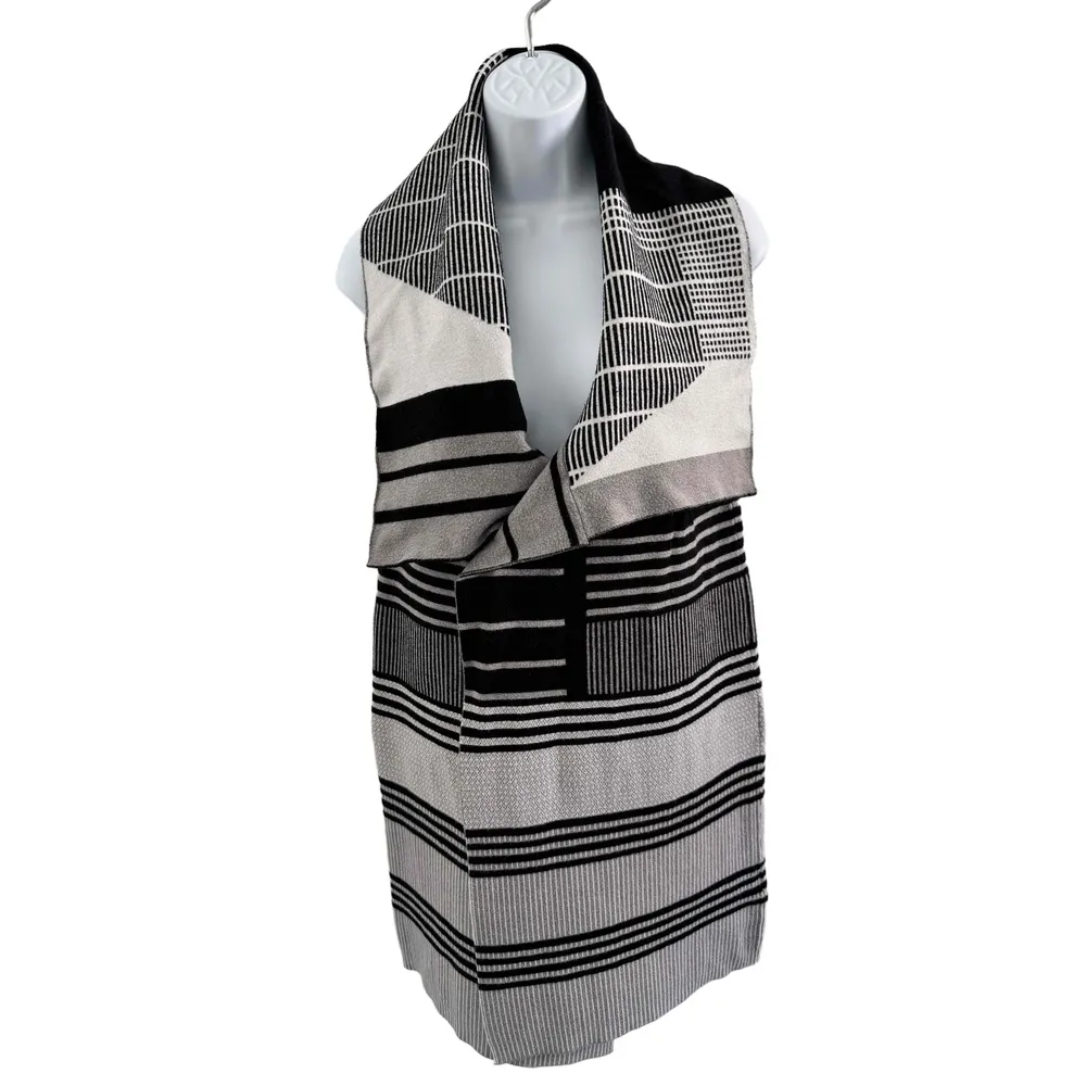 Sioni Black And White Rectangular Knit Geometric Style Cardigan Size Small Size M - Image 5