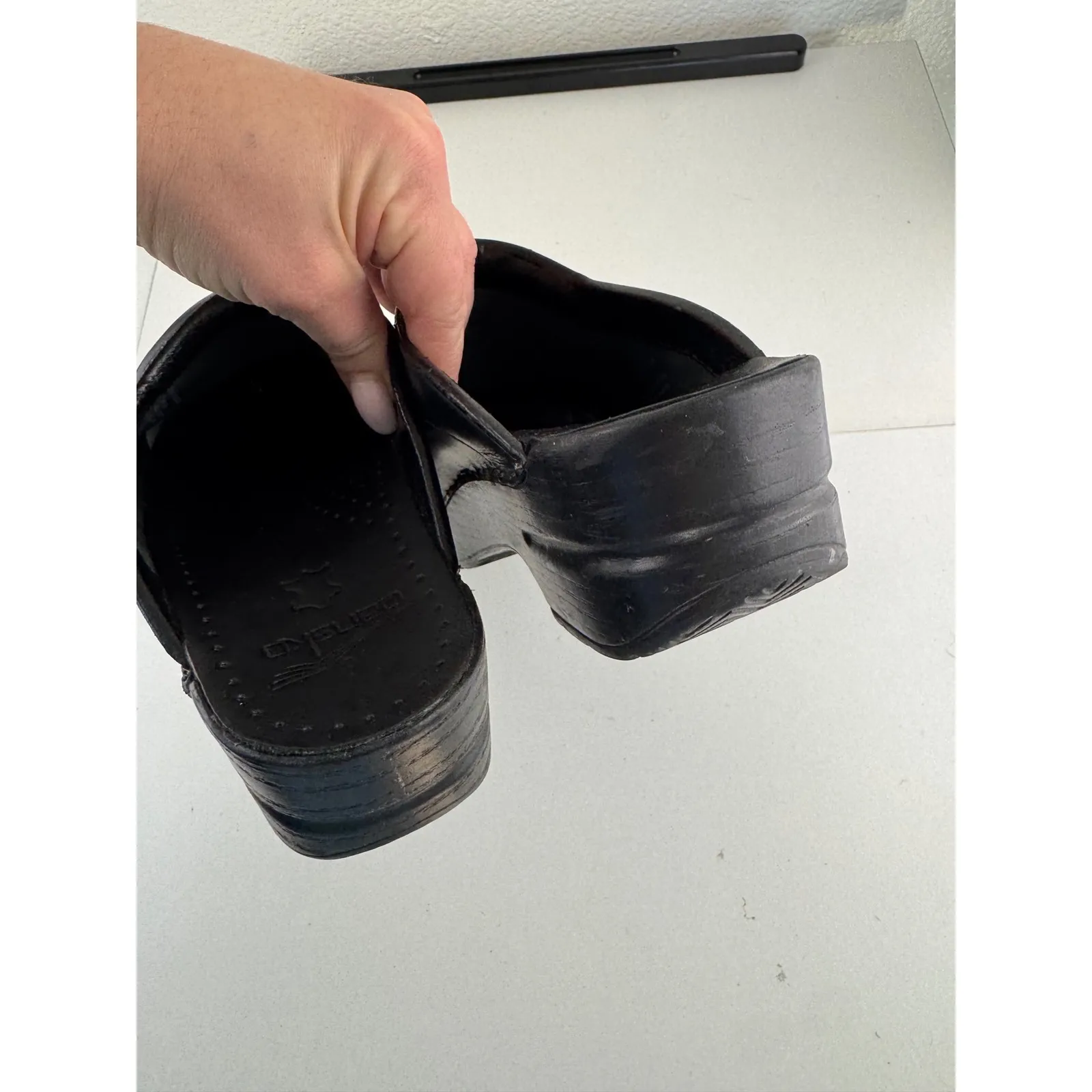 Dansko Black Leather Professional Clogs Slip On Shoes Women Size 38 7.5 8 - Image 4