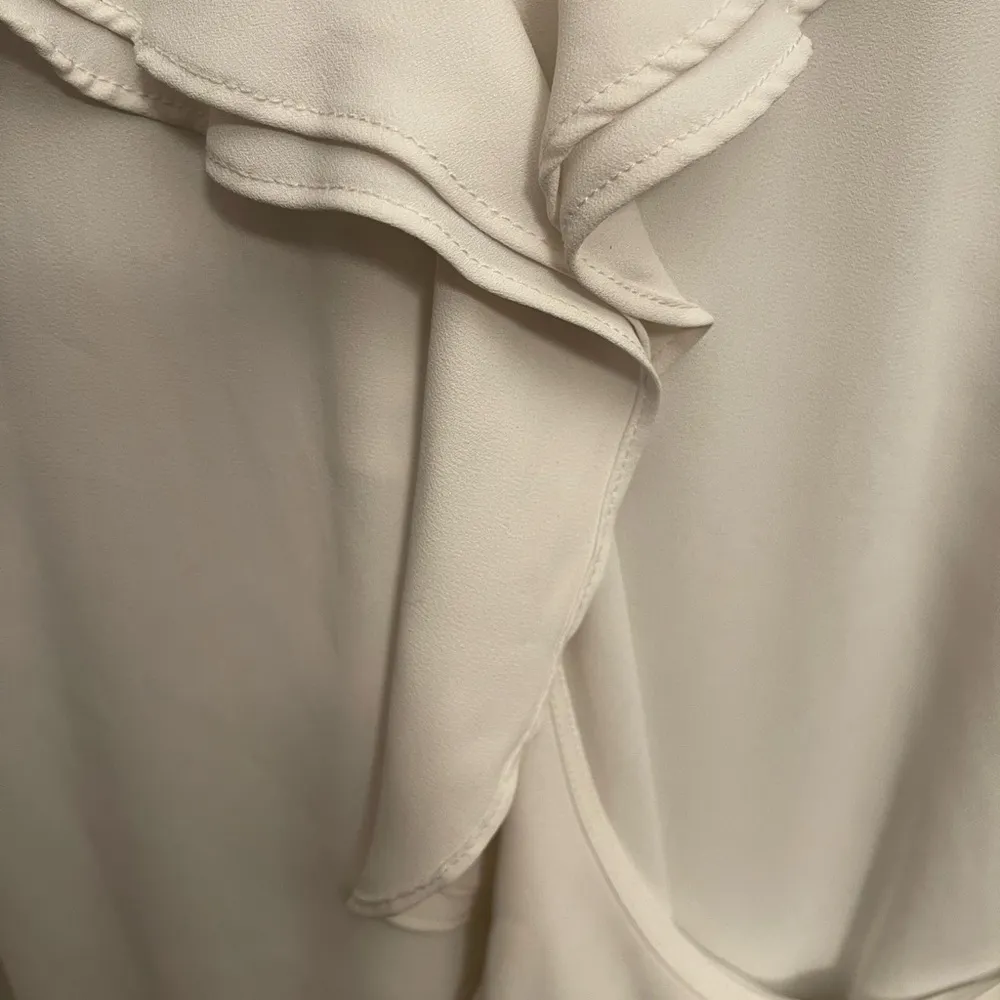 🍁WHBM Ruffle Flounce Shell ~ White House Black Market - Image 7