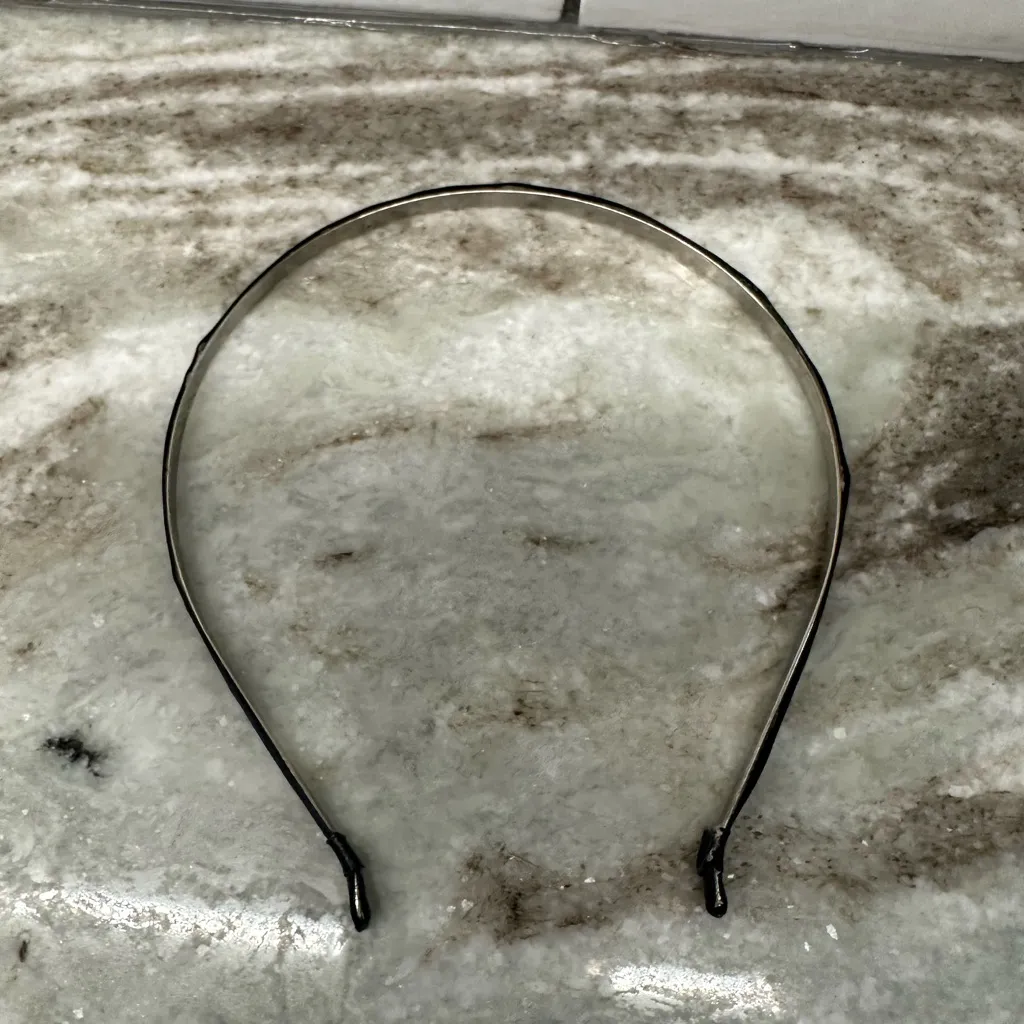 Thin black satin wire headband - Image 10