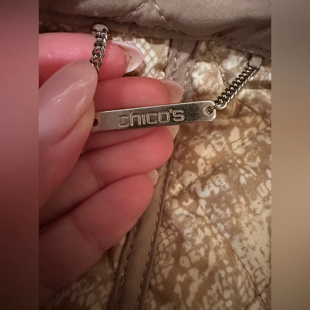 EUC Chicos Tan Quilted Puffer Jacket with Stand-Up Collar - Image 10