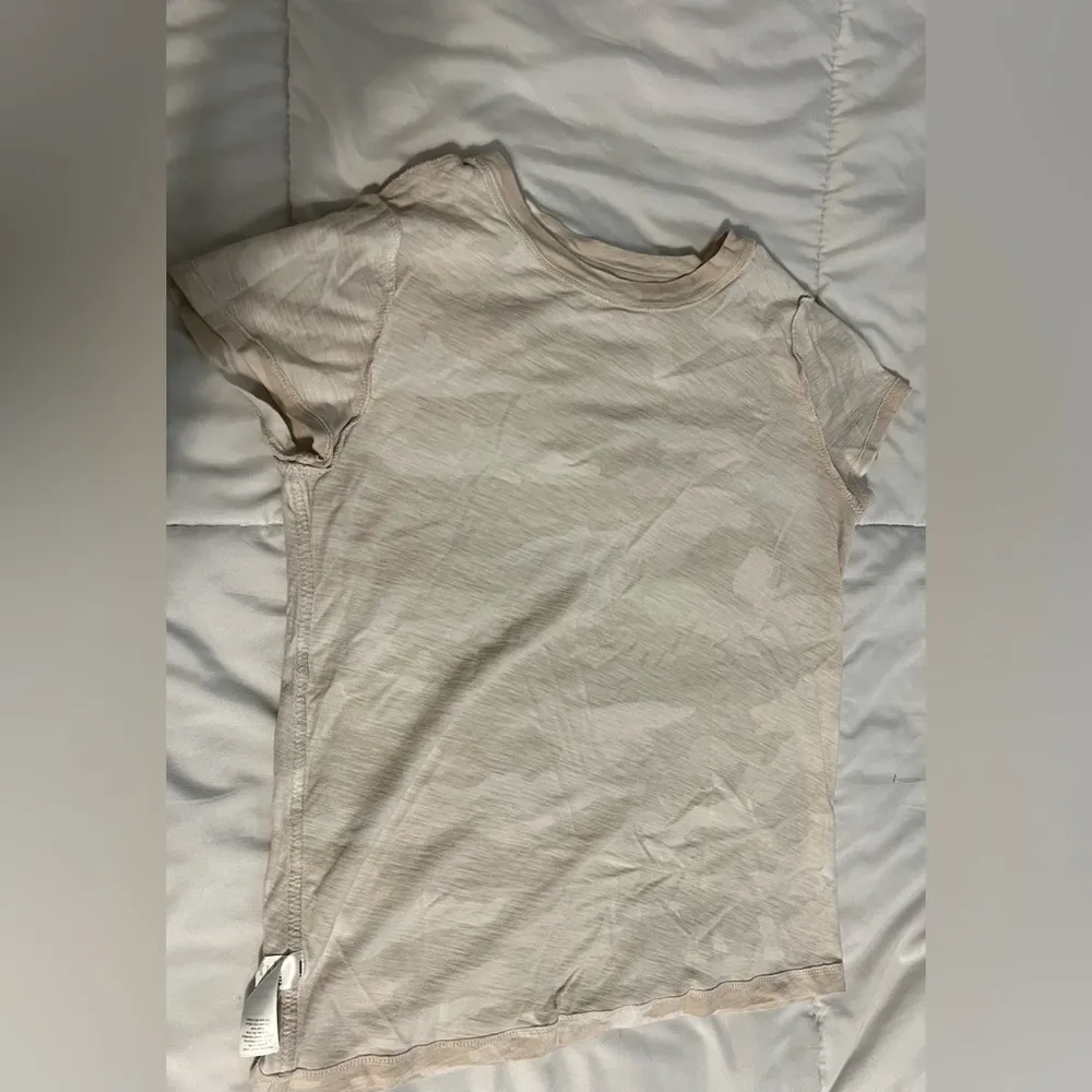 Athleta camouflage t-shirt. Adult xx-small - Image 3